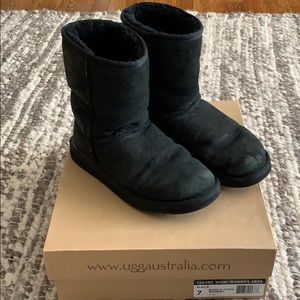 Black Classic Short Ugg